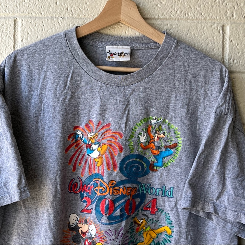 Vintage Walt Disney World T Shirt Adult Size XL Mickey And Friends Celebration